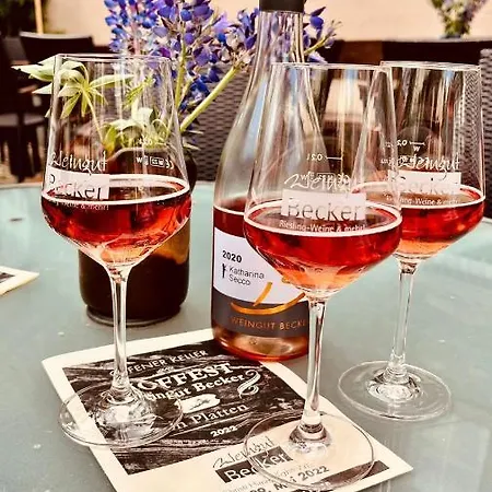 Weingut U. Gaestehaus Becker Platten