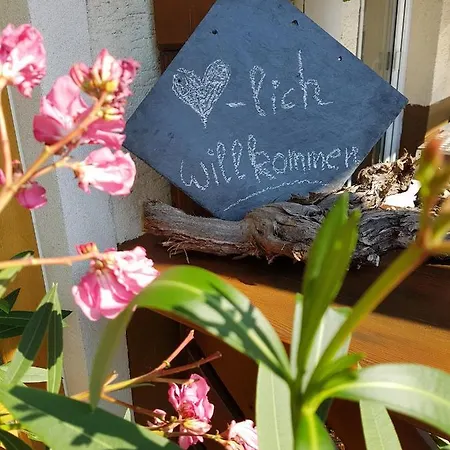 Weingut U. Gaestehaus Becker 3*