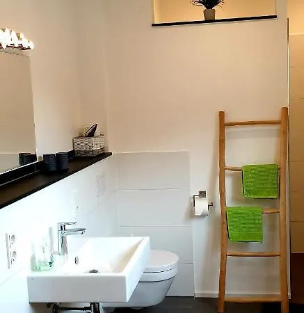 Weingut U. Gaestehaus Becker 3* Platten