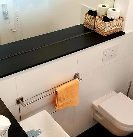 Weingut U. Gaestehaus Becker 3* Platten