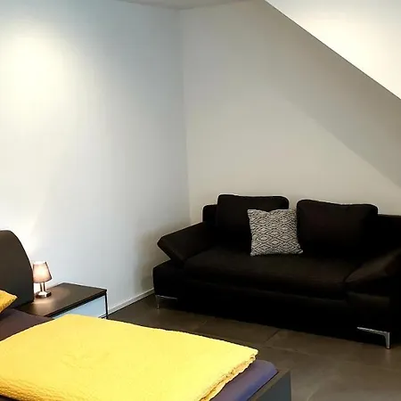 Πανσιόν Weingut U. Gaestehaus Becker