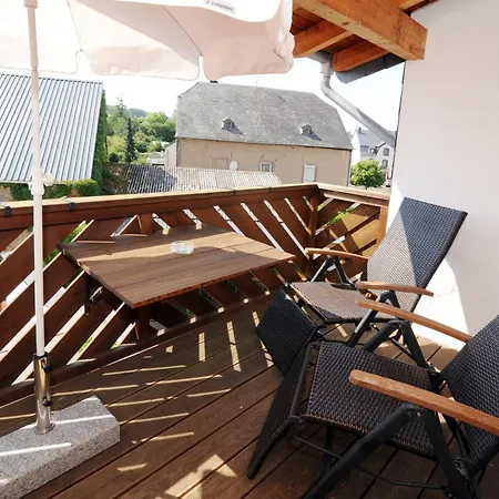 Πανσιόν Weingut U. Gaestehaus Becker Platten