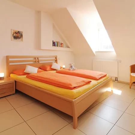 Weingut U. Gaestehaus Becker 3*