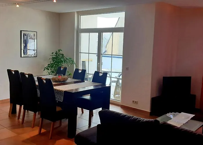 Weingut U. Gaestehaus Becker Gæstehus Platten